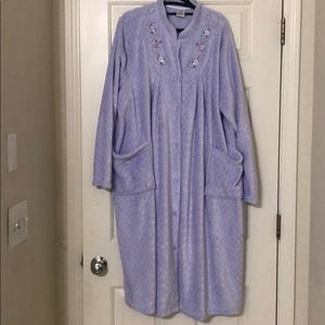 Croft & Barrow woman’s robe size 2X
